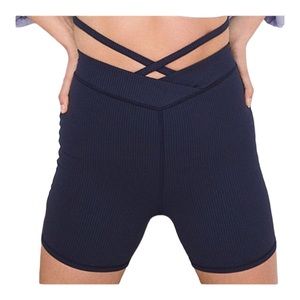 New For Love & Lemons Chloe Biker Shorts W/ Waist Strap In Midnight Size XS